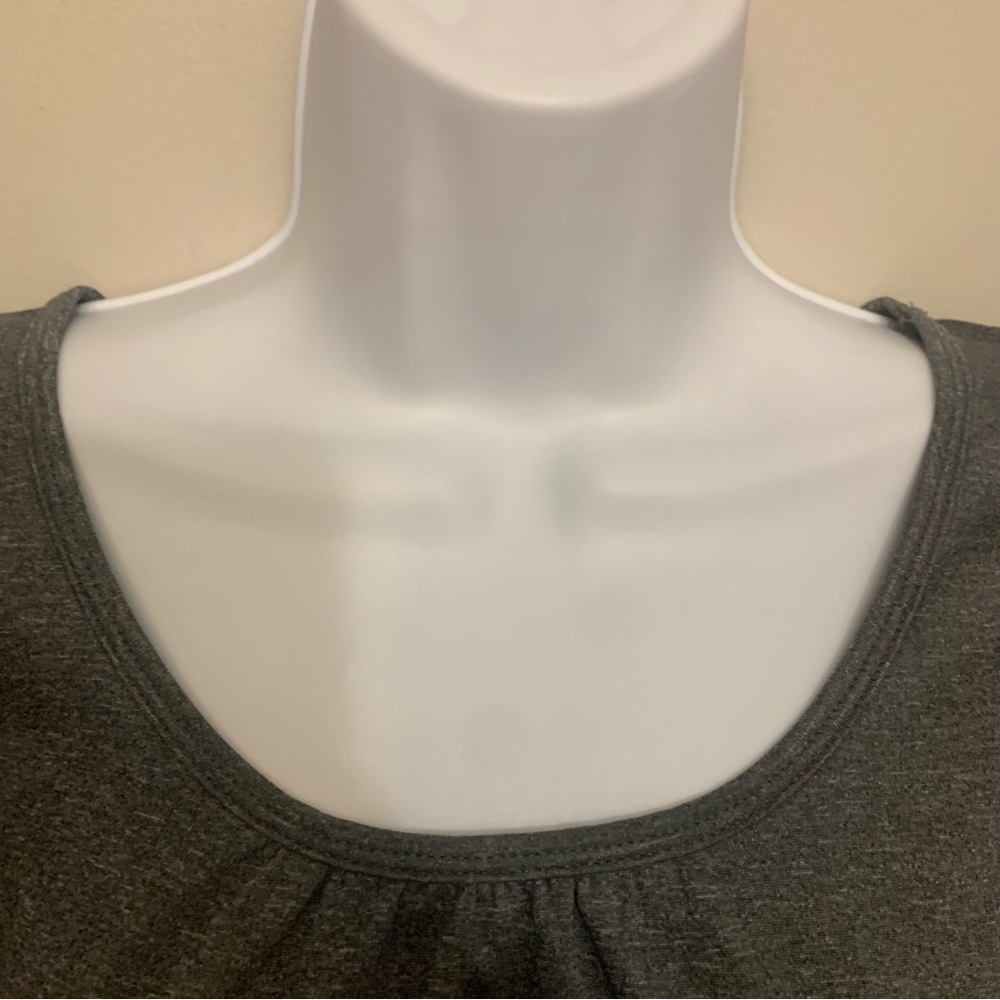 Eddie Bauer Gray Scoop Neck T-Shirt Top Sz XL (athletic type material) - Picture 6 of 10
